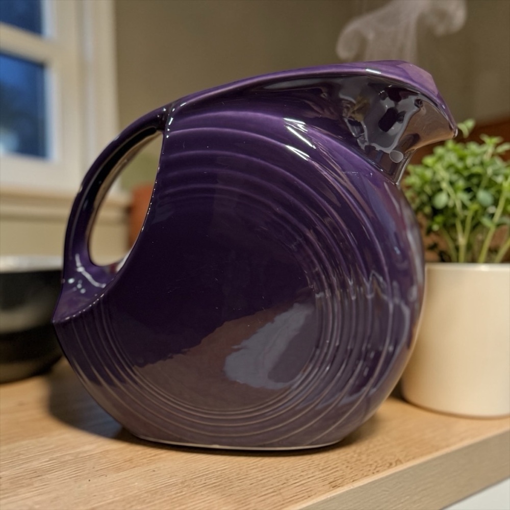 Fiesta Fiestaware Disc Pitcher Plum Mulberry Purple Glossy Large Handle